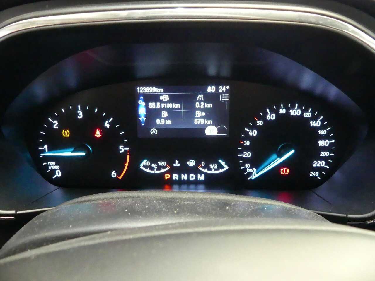 Ford Focus 2.0 EB Active Navi LED AHK RFK ACC 7