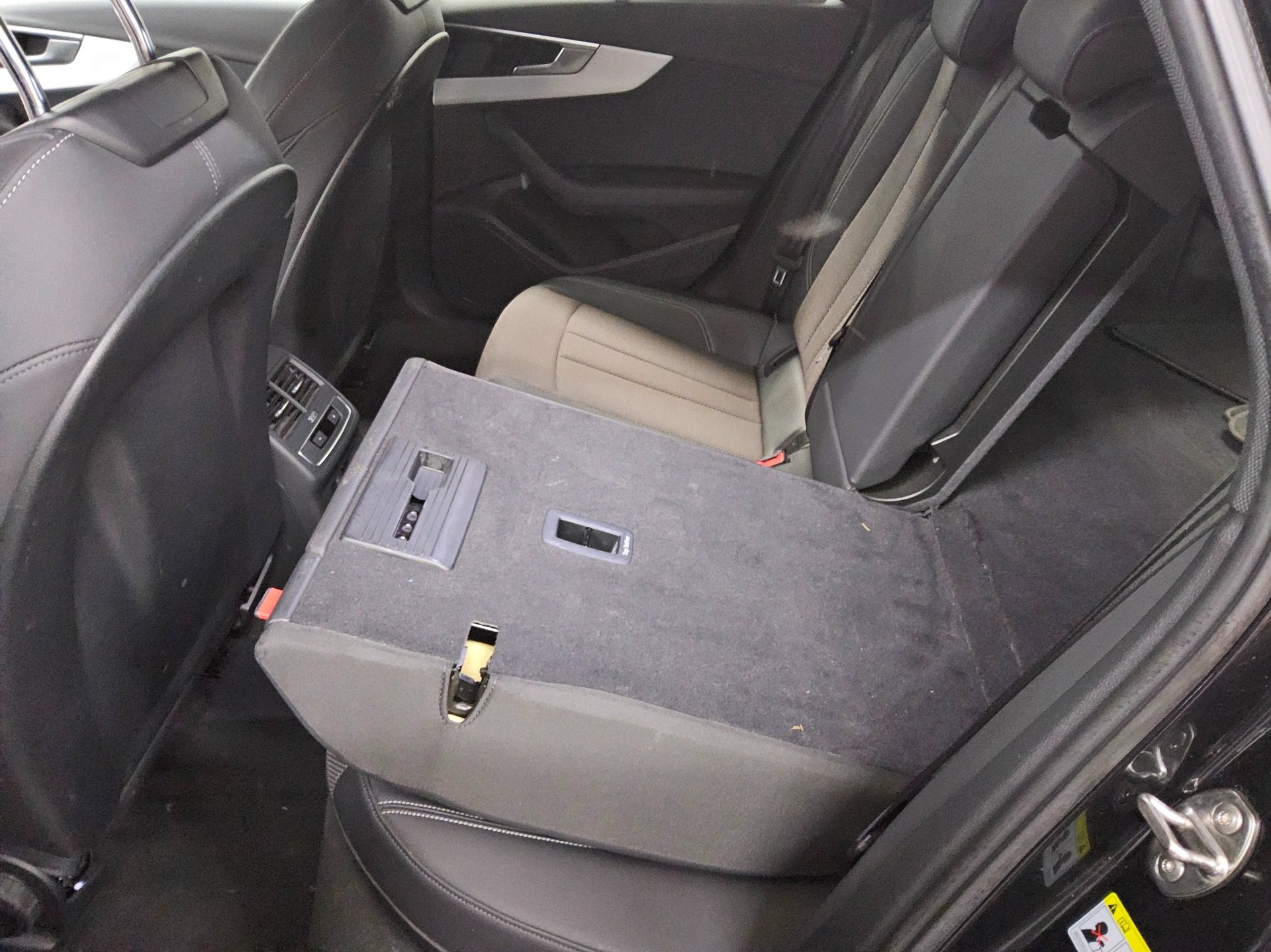 Audi A4 Avant 40 TDI S-Line Navi LED RfK Shz Sound 12