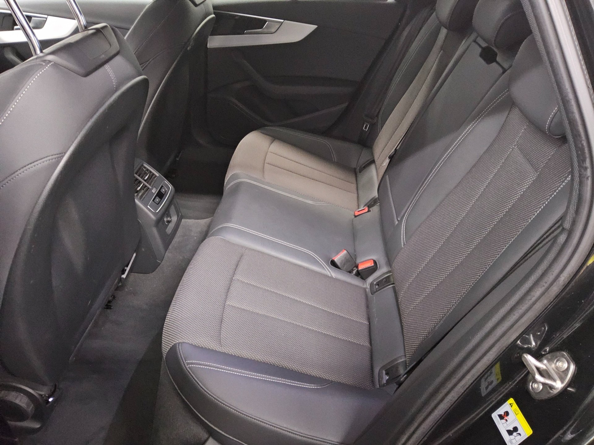 Audi A4 Avant 40 TDI S-Line Navi LED RfK Shz Sound 13