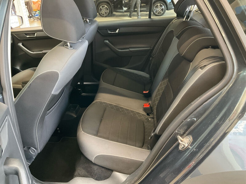 Skoda Fabia 1.0 KLIMAAUT SHZ PDC KAMERA ACC 7