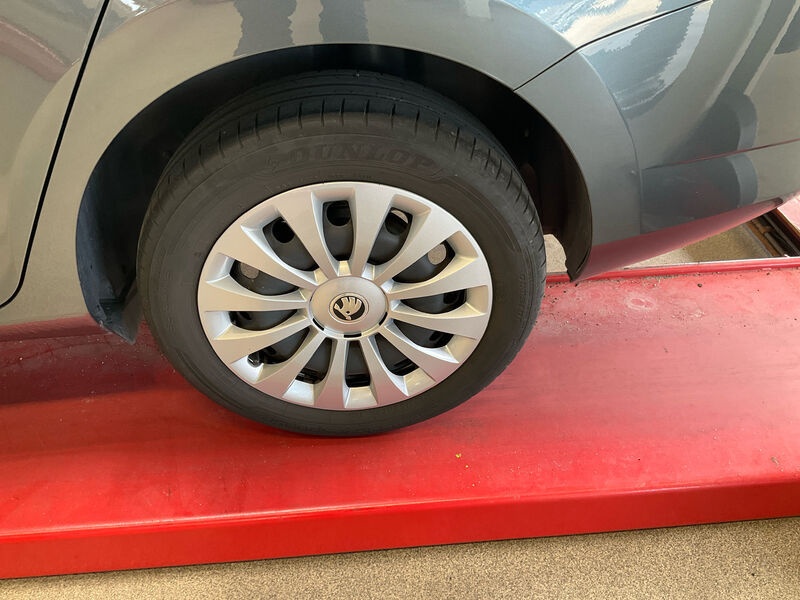 Skoda Fabia 1.0 KLIMAAUT SHZ PDC KAMERA ACC 12