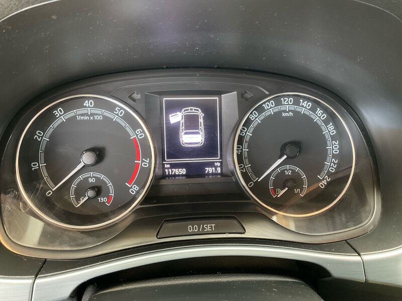 Skoda Fabia 1.0 KLIMAAUT SHZ PDC KAMERA ACC 8