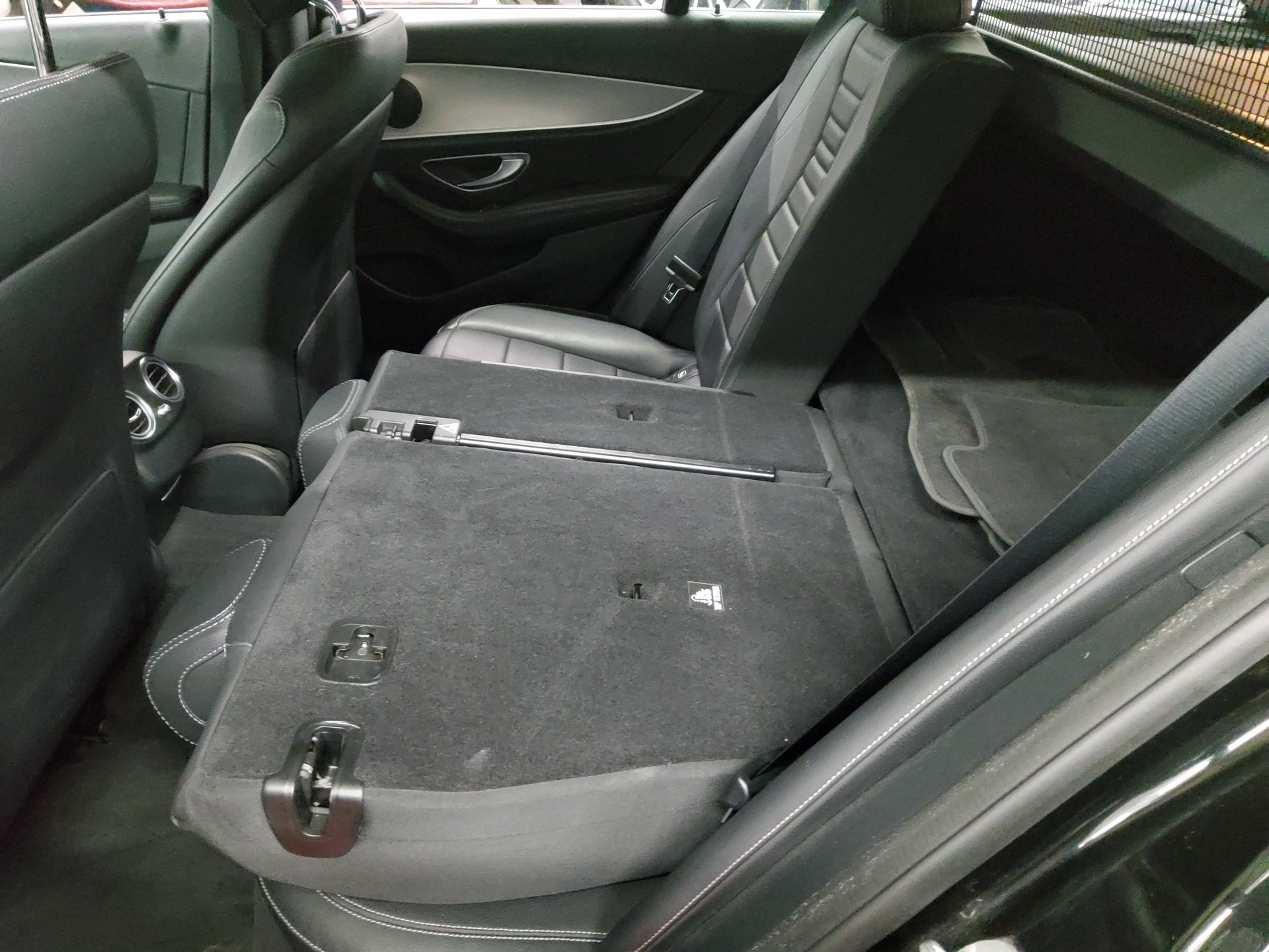 Mercedes-Benz E 220 T d Avantgarde Leder LED RFK Distronic+ 12