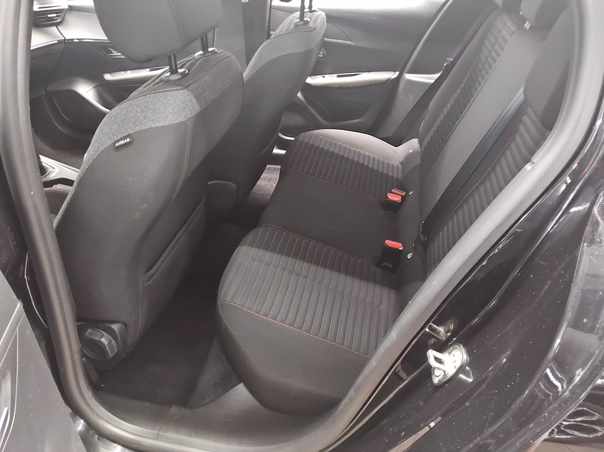 Peugeot 208 1.2 PureTech LED Bluetooth PDC SHZ 12