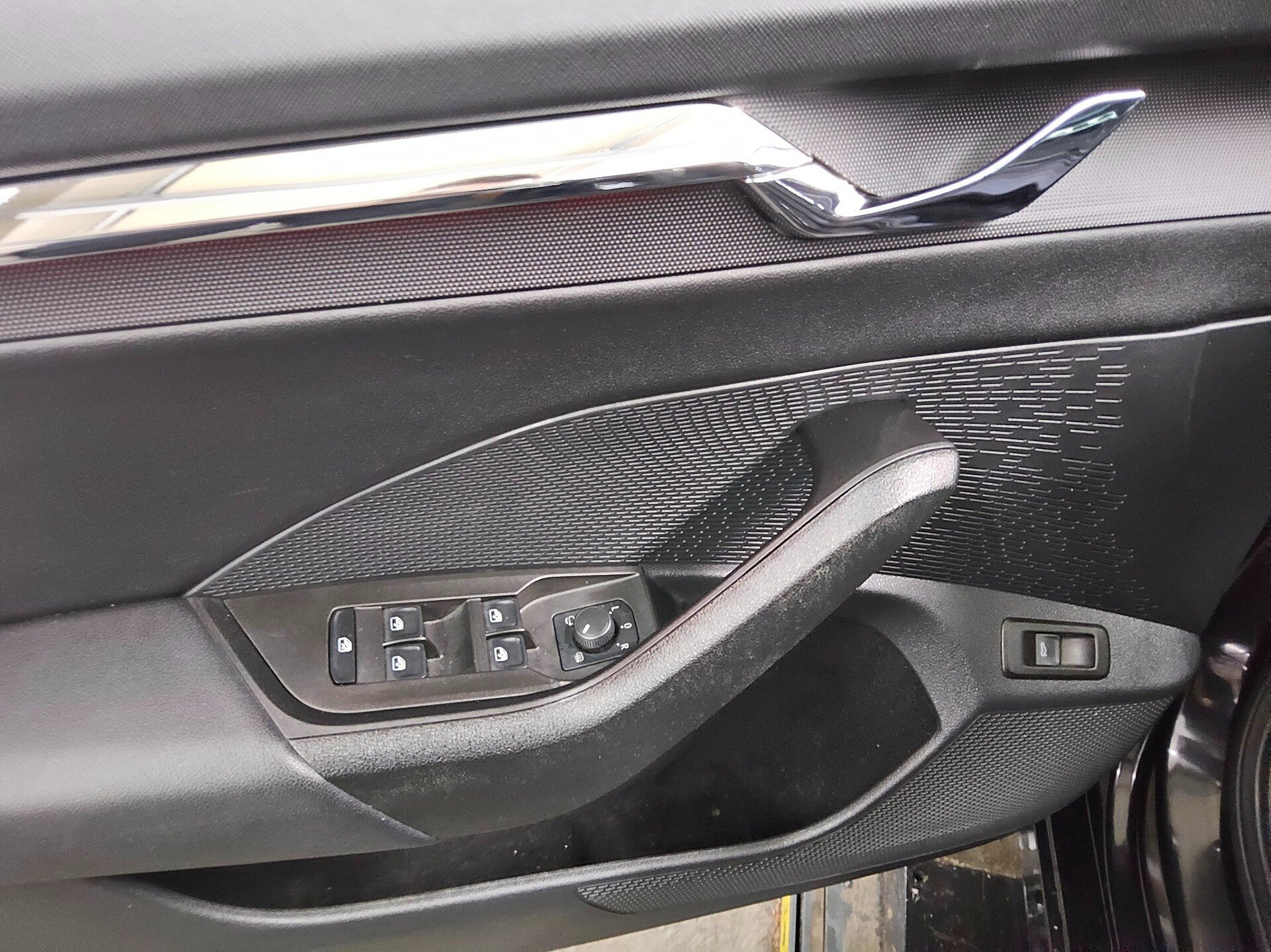 Skoda Octavia Kombi 2.0 TDI Style Navi LED vc ACC HuD 10