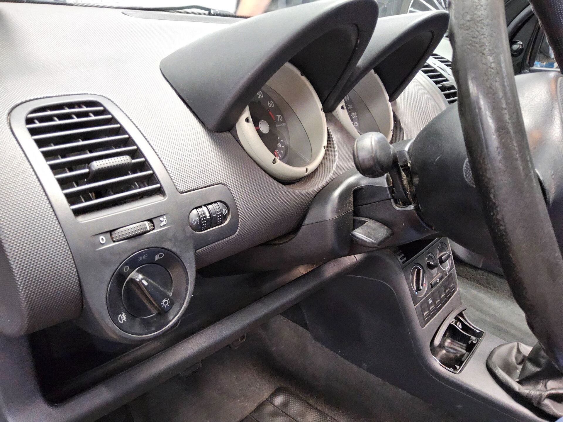 Volkswagen Lupo 1.0 4-Sitzer Schiebedach 9