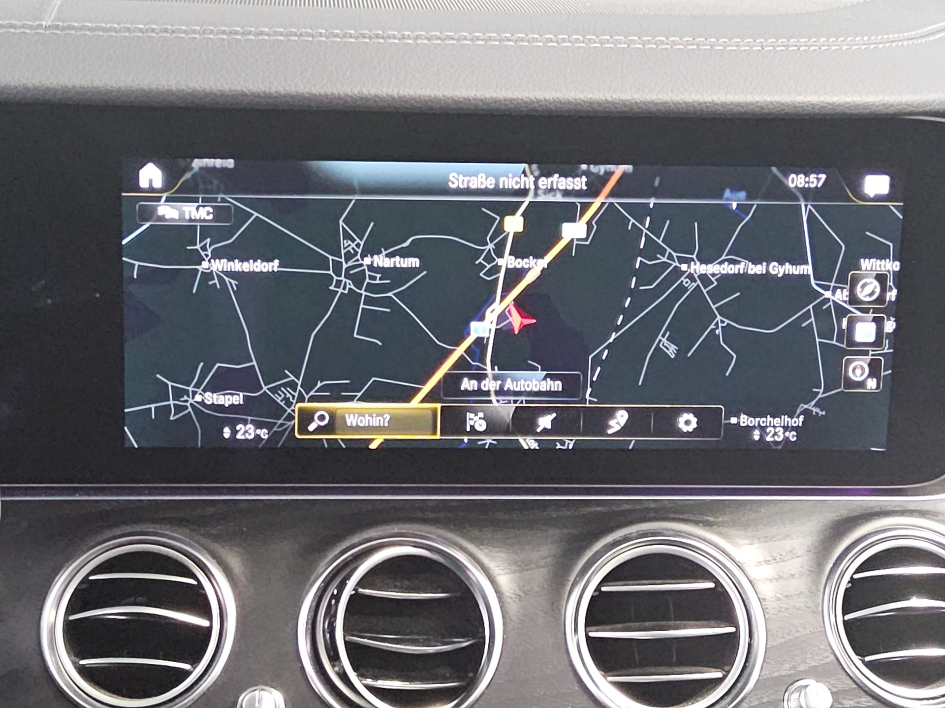 Mercedes-Benz E 220 T d 4M AMG-Line Navi LED Widescrn GSD AHK RFK 7