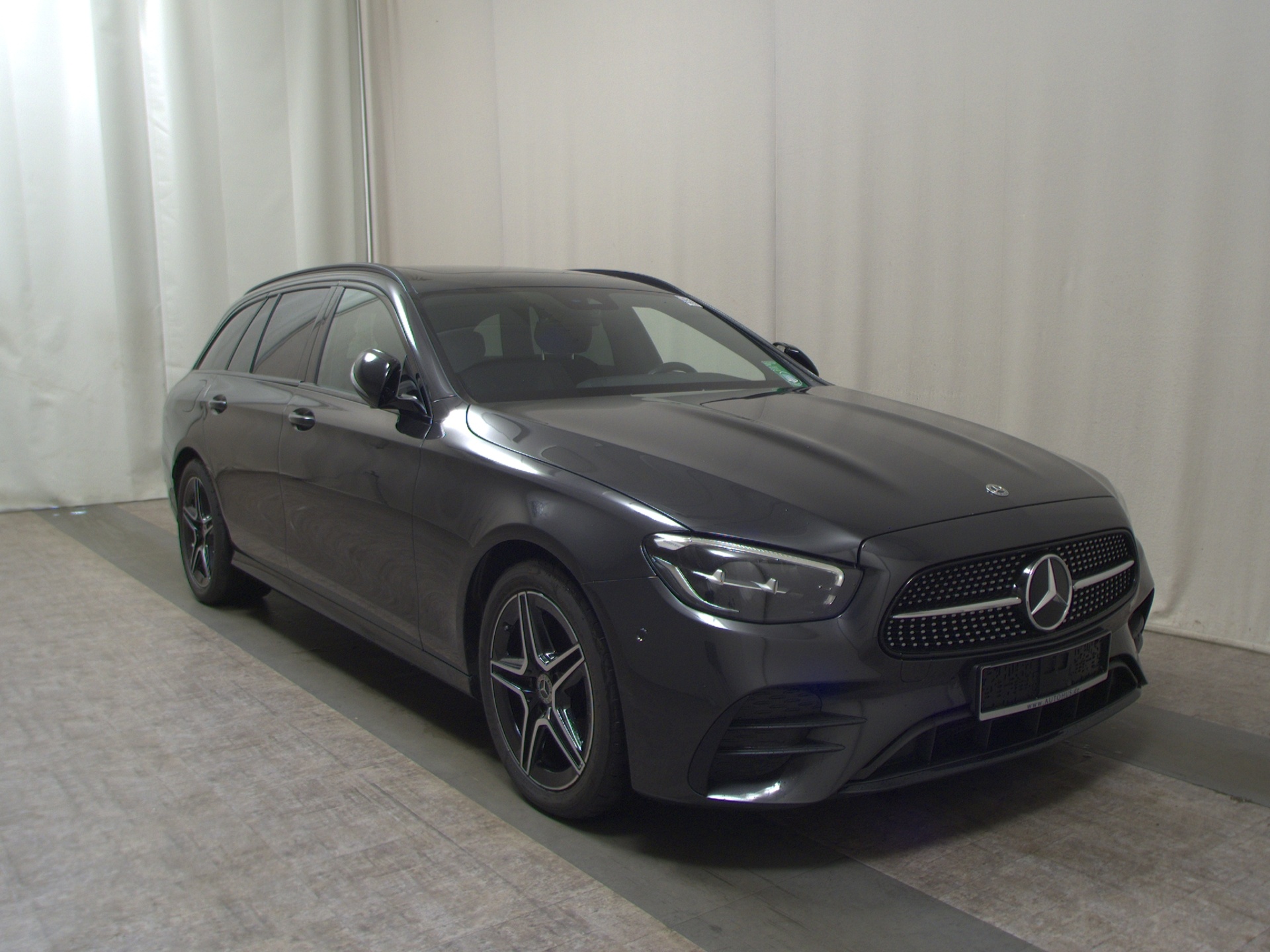 Mercedes-Benz E 220 T d 4M AMG-Line Navi LED Widescrn GSD AHK RFK 3