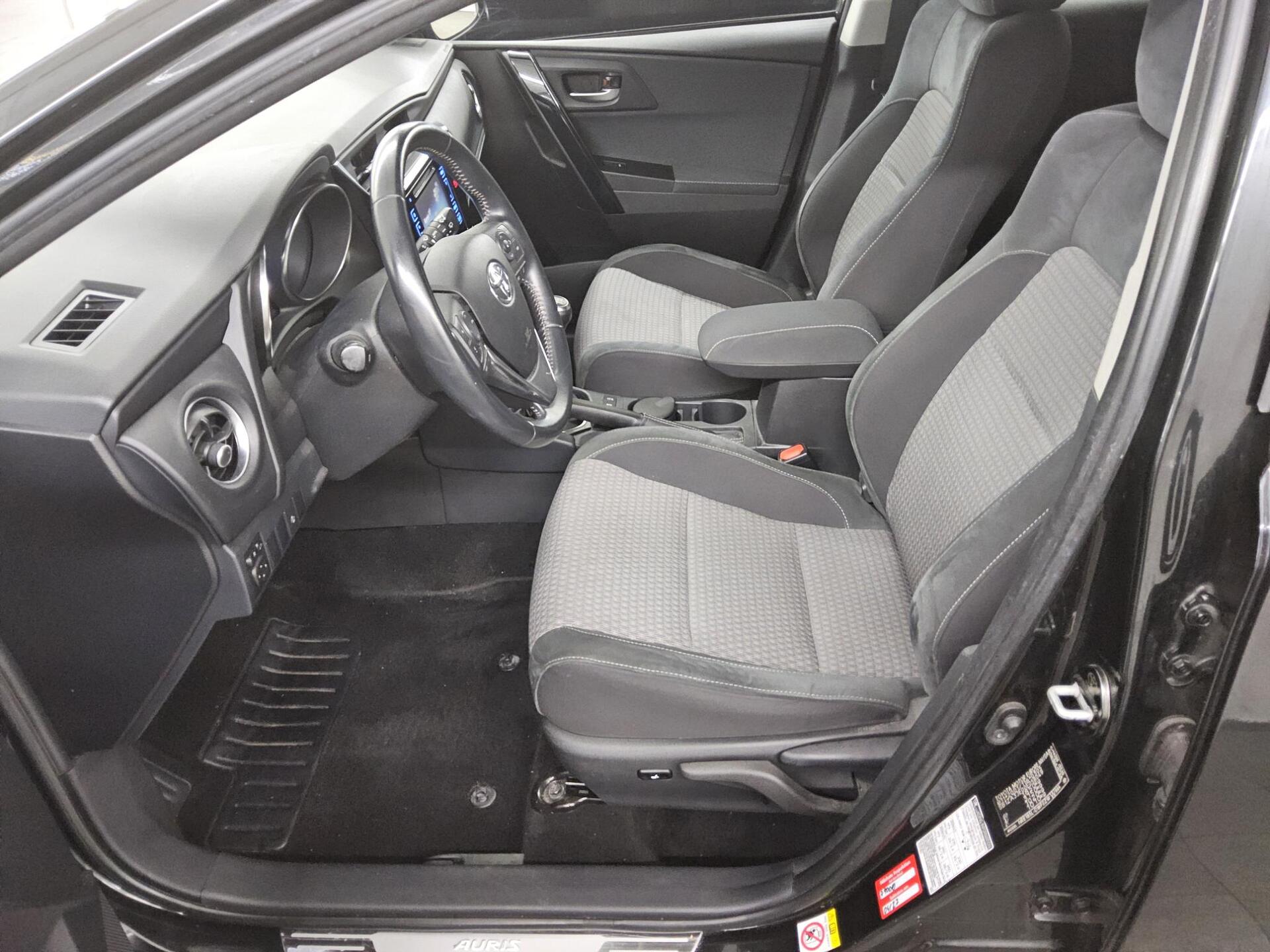 Toyota Auris 1.2 Turbo Comfort LED PDC RfK Shz HU 03/28 8