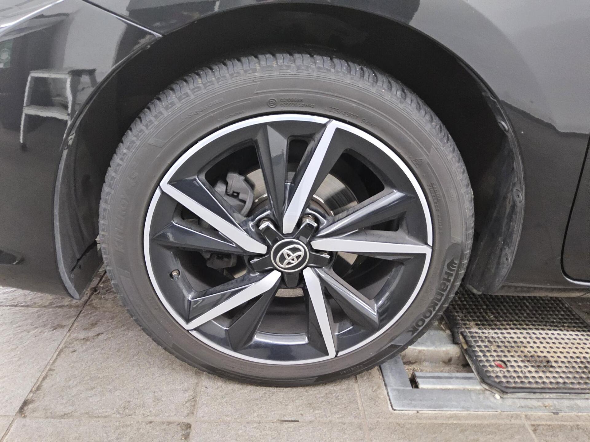 Toyota Auris 1.2 Turbo Comfort LED PDC RfK Shz HU 03/28 10