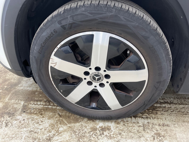 Mercedes-Benz GLB 220 Progressive T-Leder Navi LED Shz 12