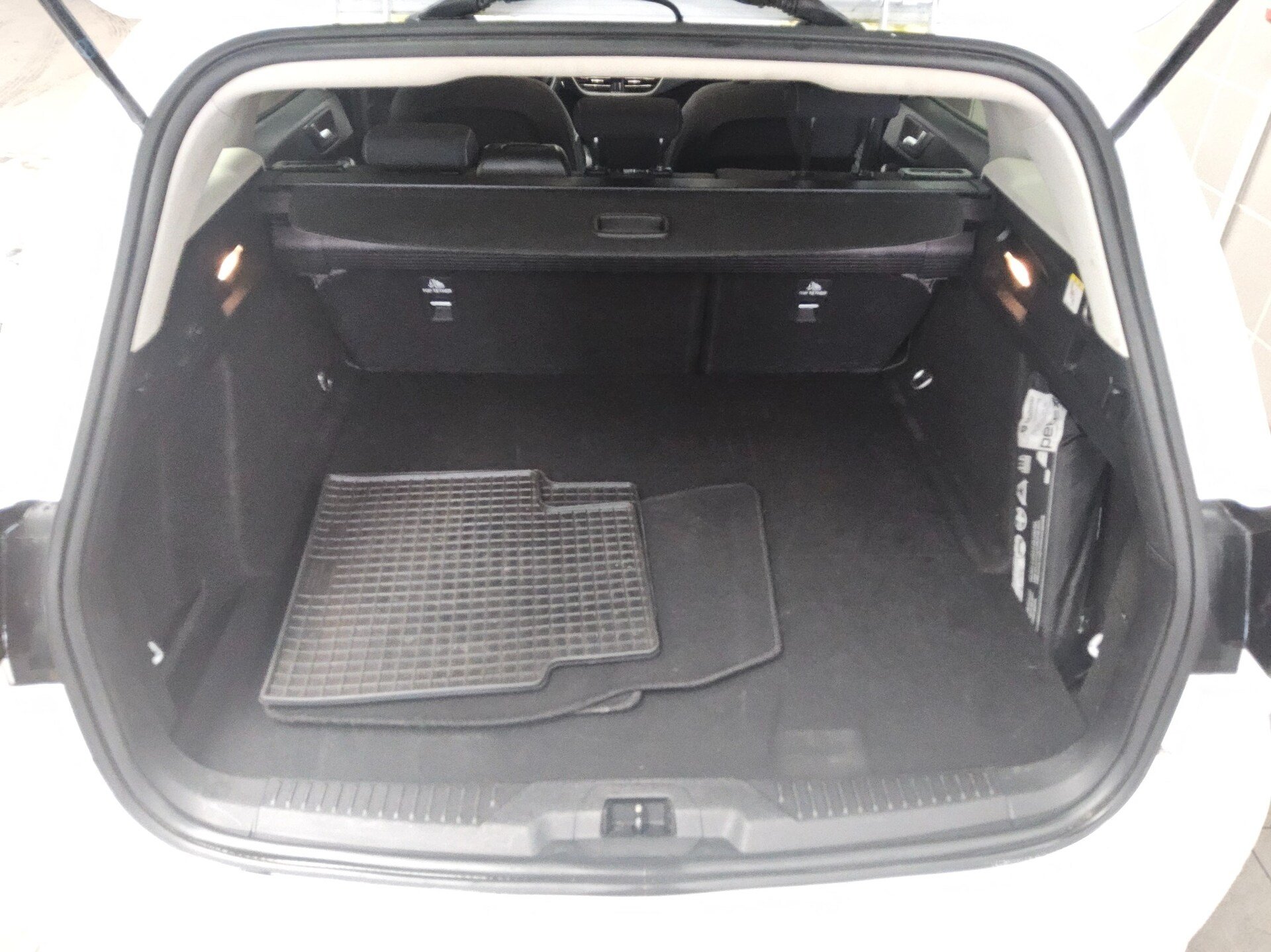 Ford Focus Turnier 1.5 EB Cool&Connect Navi LED AHK 11
