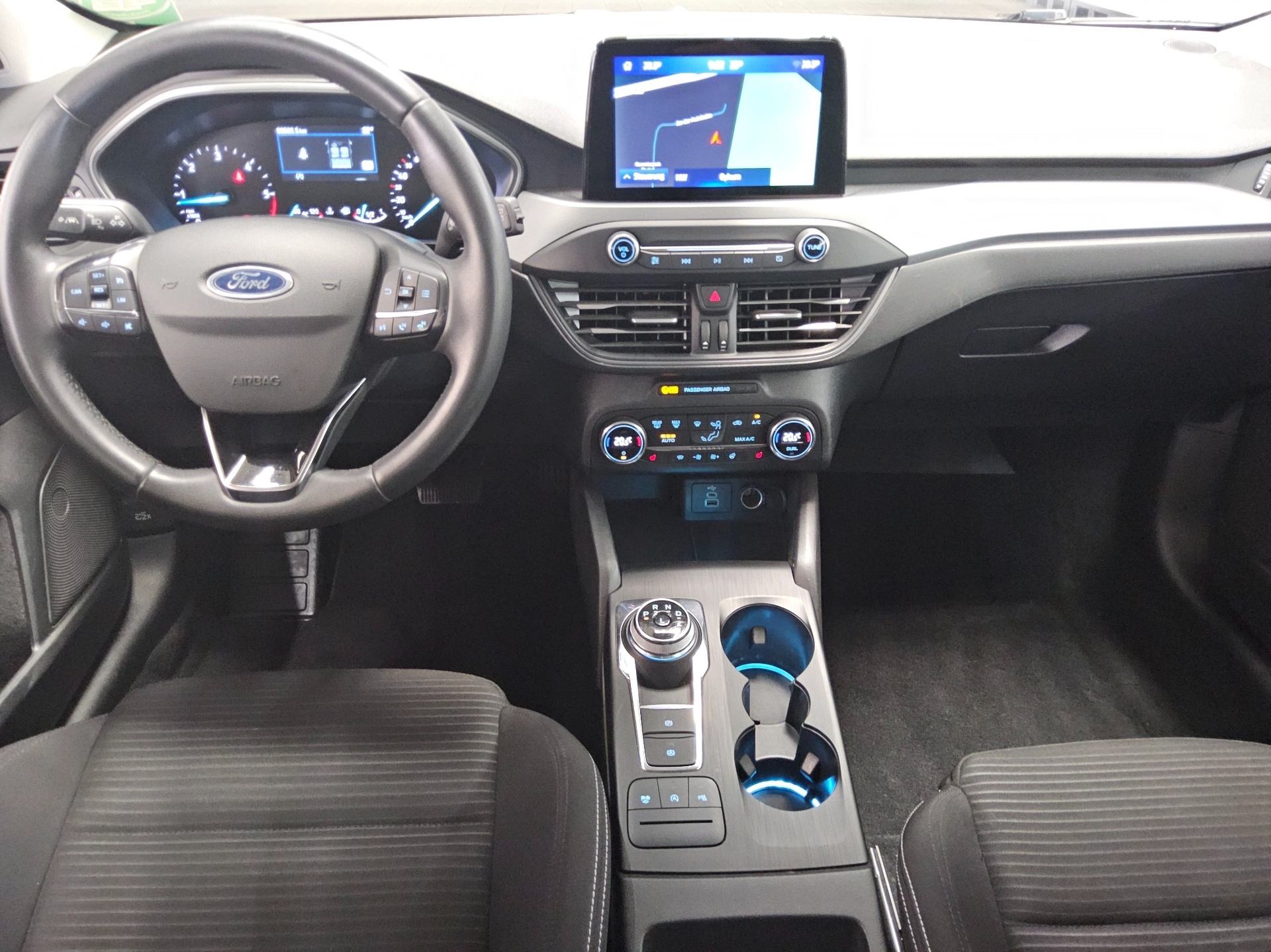 Ford Focus Turnier 1.5 EB Titanium Navi LED Shz PDC 5