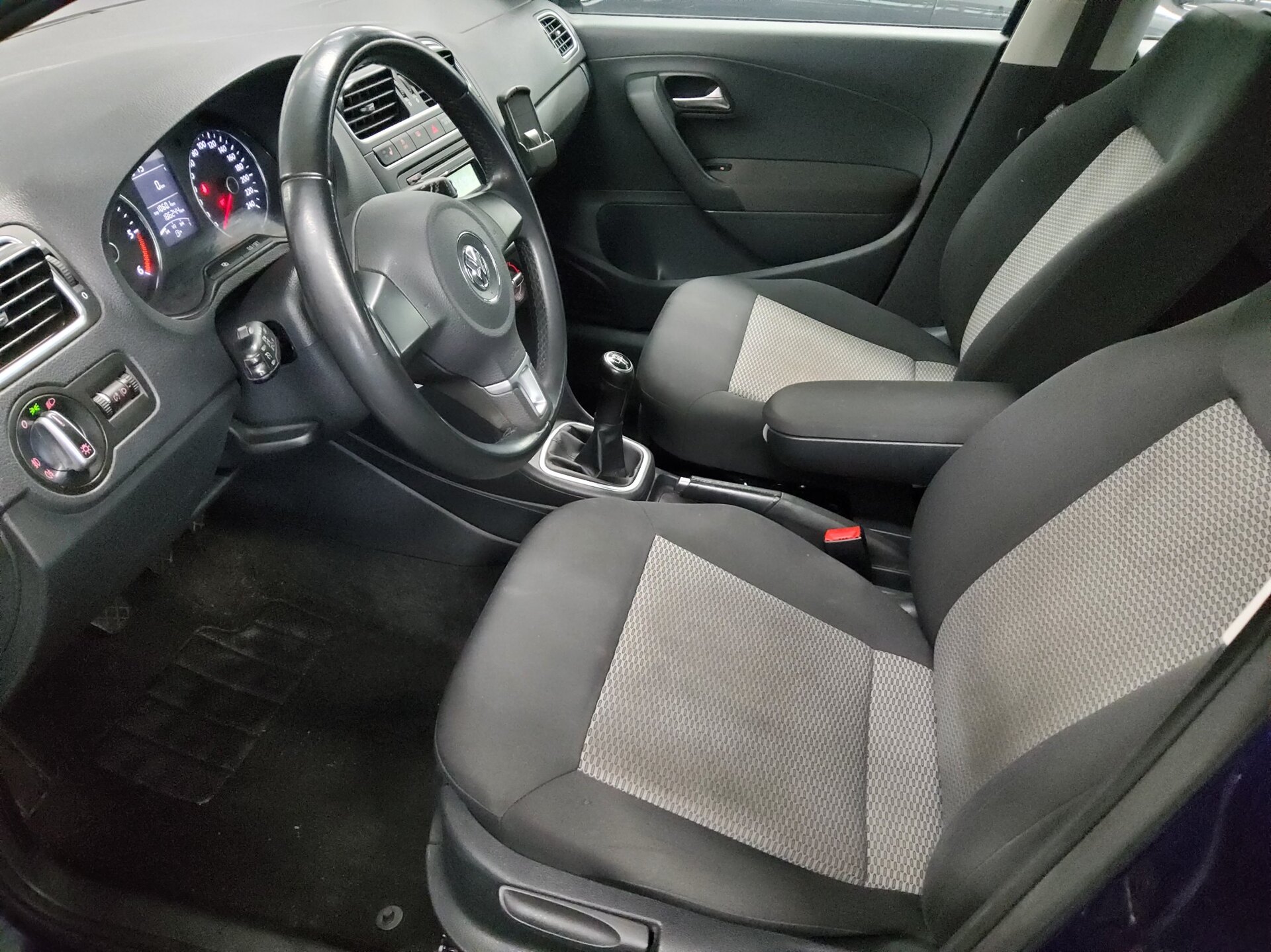 Volkswagen Polo 1.2 TDI Klima SHZ ZV 8