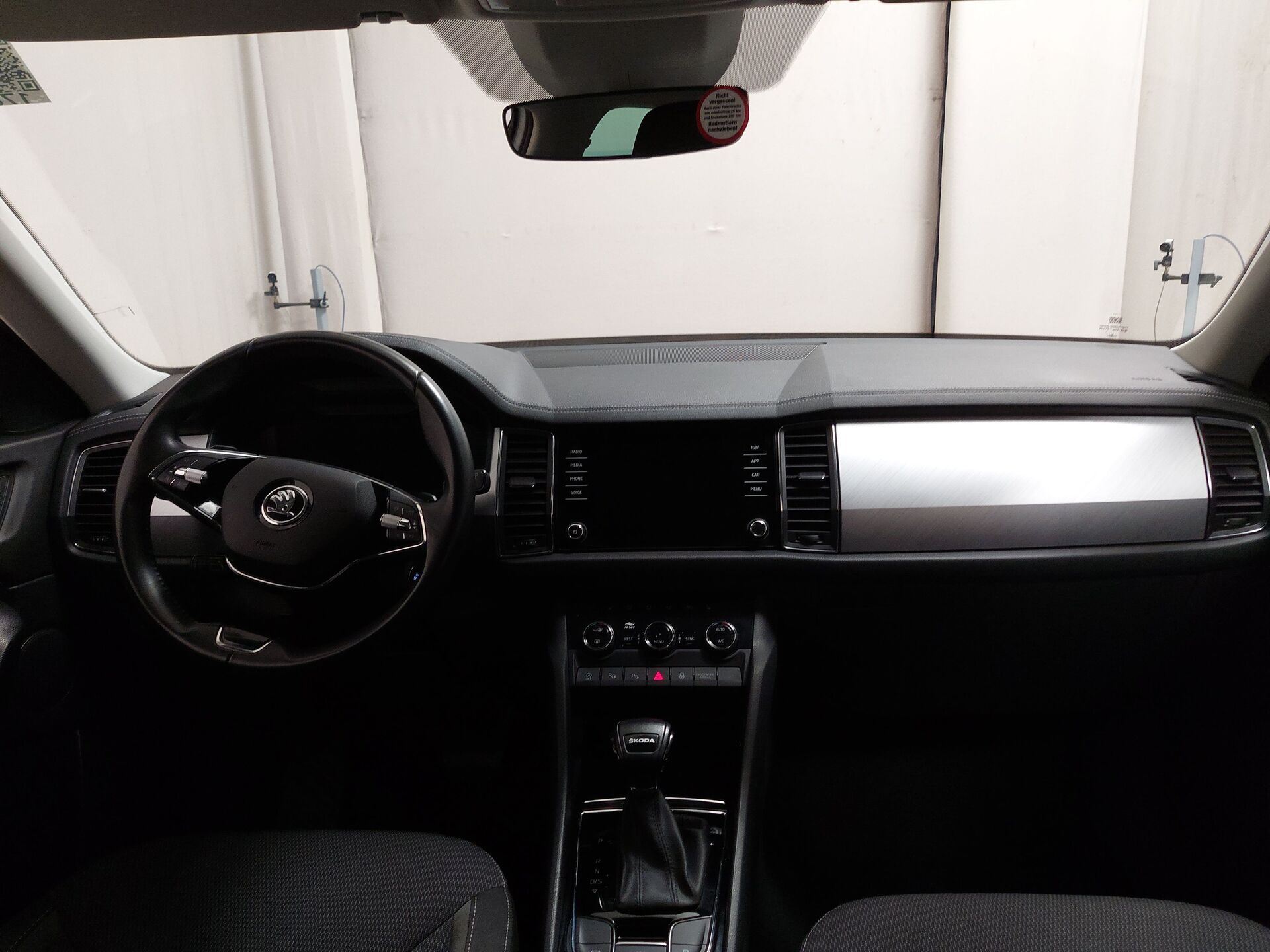 Skoda 2.0 TDI 2.0 TDI Ambition Navi LED Virtual AHK RFK 12