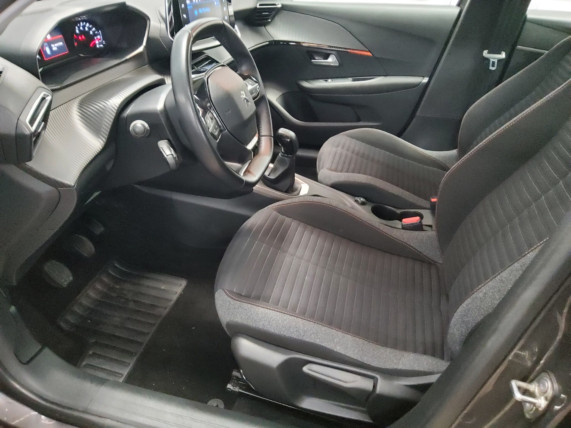 Peugeot 208 1.2 PureTech Active Tempomat PDC Shz LED 8