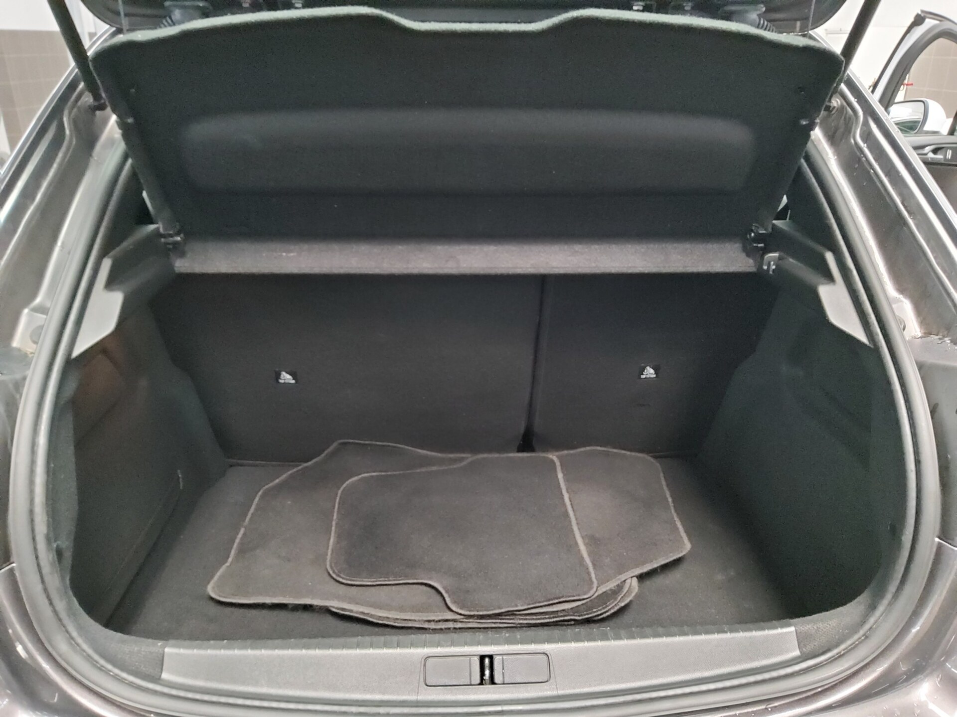 Peugeot 208 1.2 PureTech Active Tempomat PDC Shz LED 11