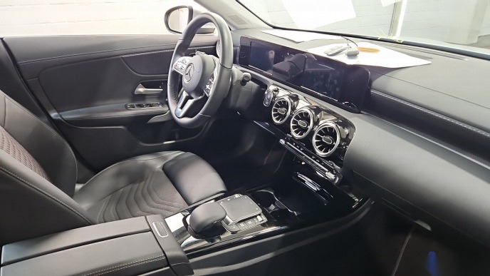 Mercedes-Benz CLA 200 SB d Progressive T-Leder NAVI SHZ RFK LED 6