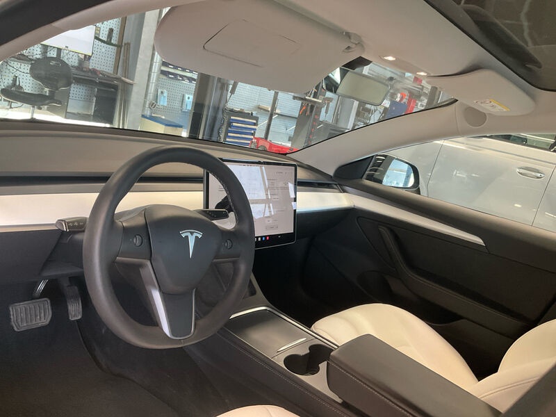 Tesla Model 3 Leder Navi LED Shz 5