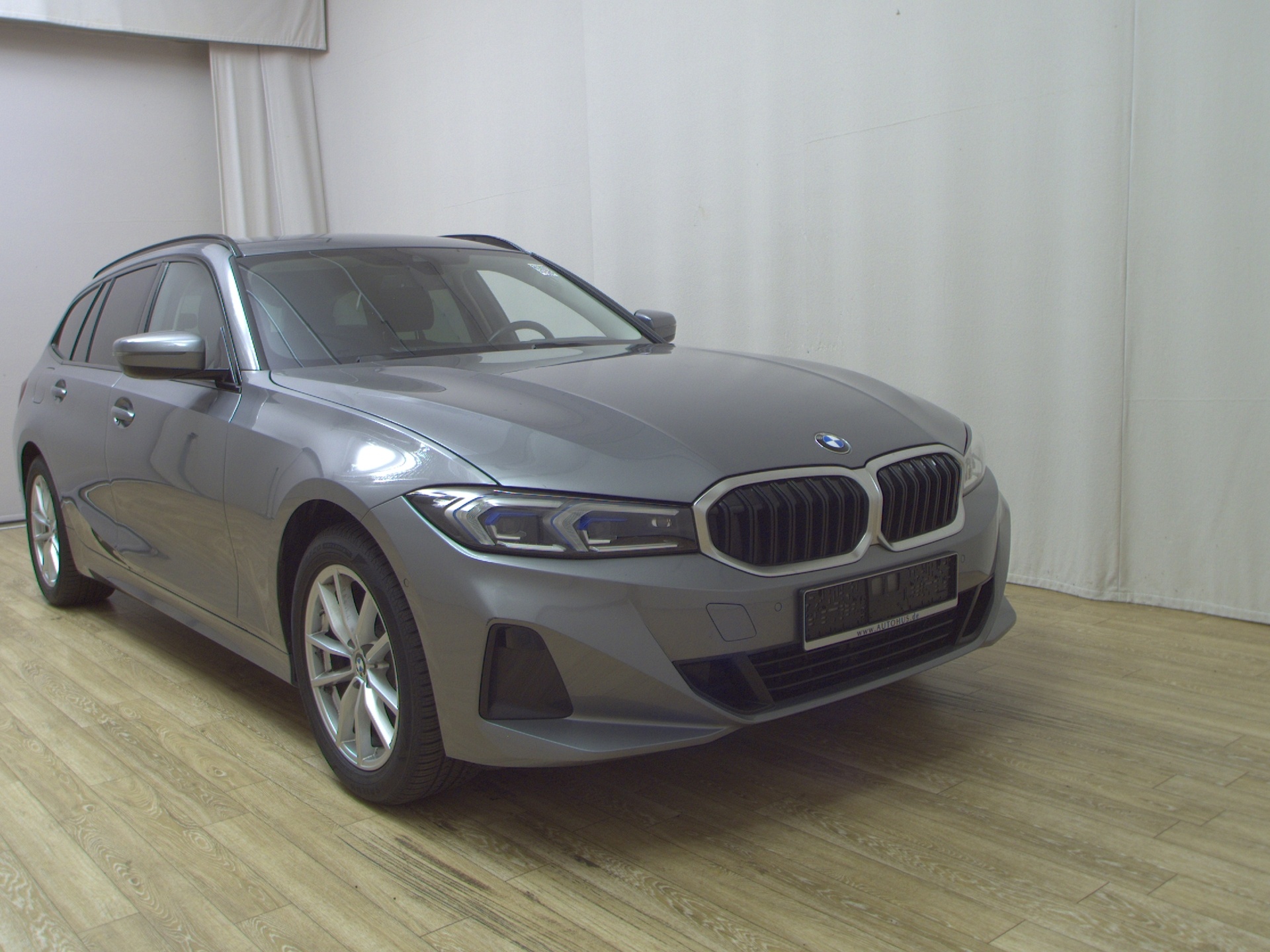 BMW 318iA Touring Navi LED Curved-Pro HuD RFK 3
