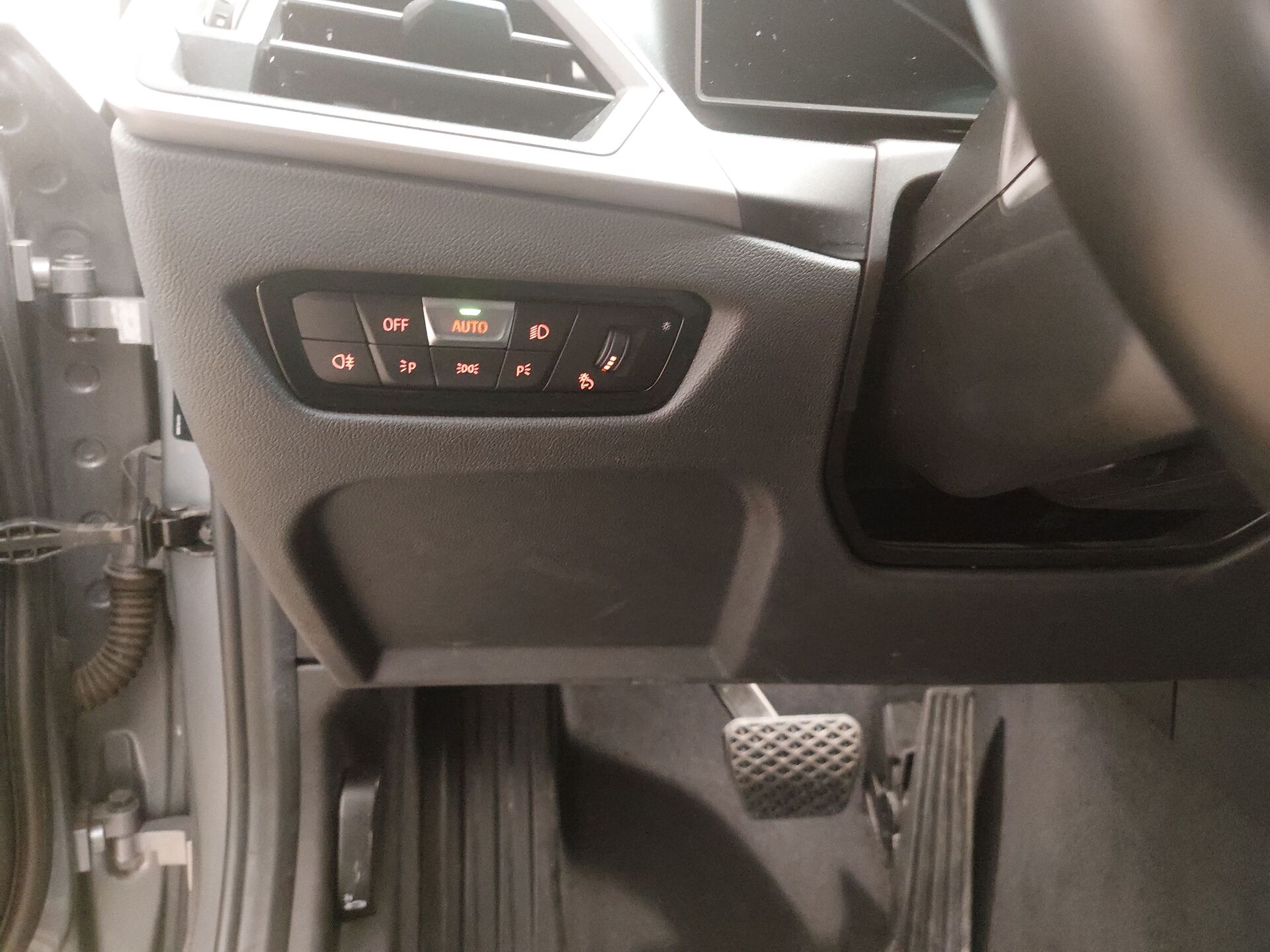 BMW 318iA Touring Navi LED Curved-Pro HuD RFK 13