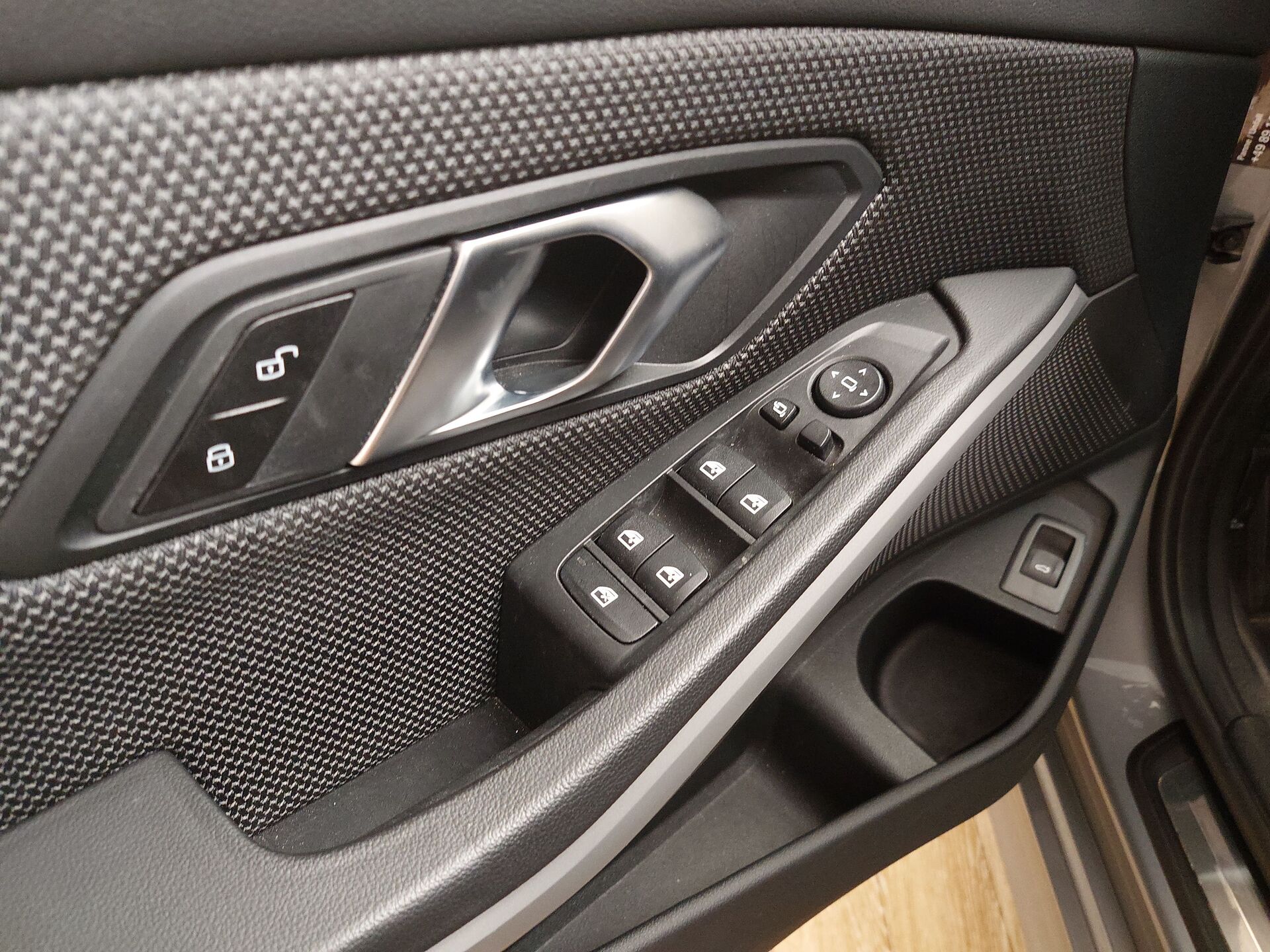 BMW 318iA Touring Navi LED Curved-Pro HuD RFK 14