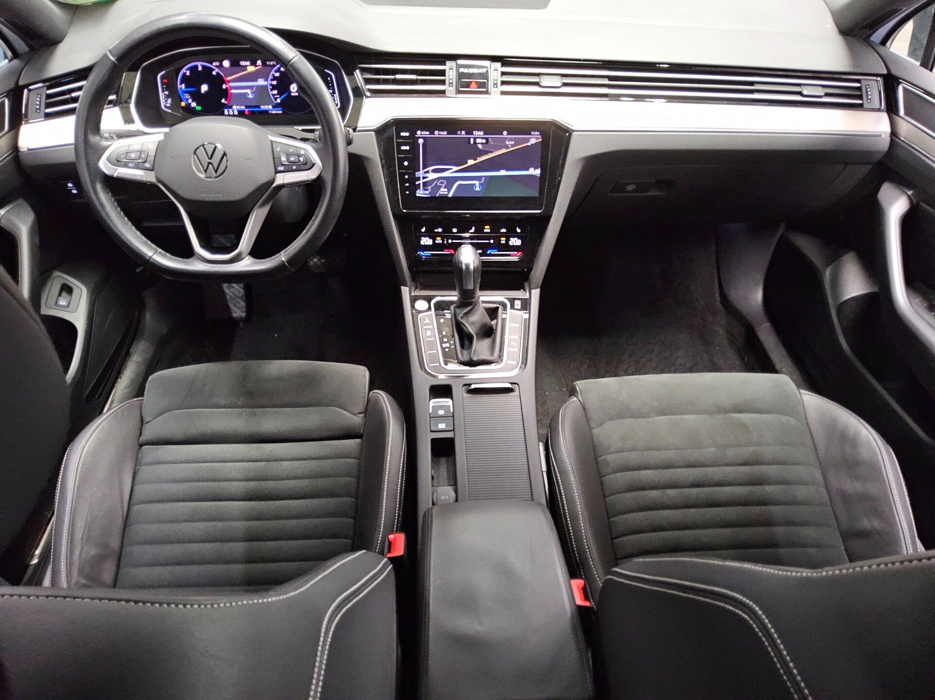 Volkswagen Passat Var. 2.0 TDI Elegance Navi Matrix AID RfK 5