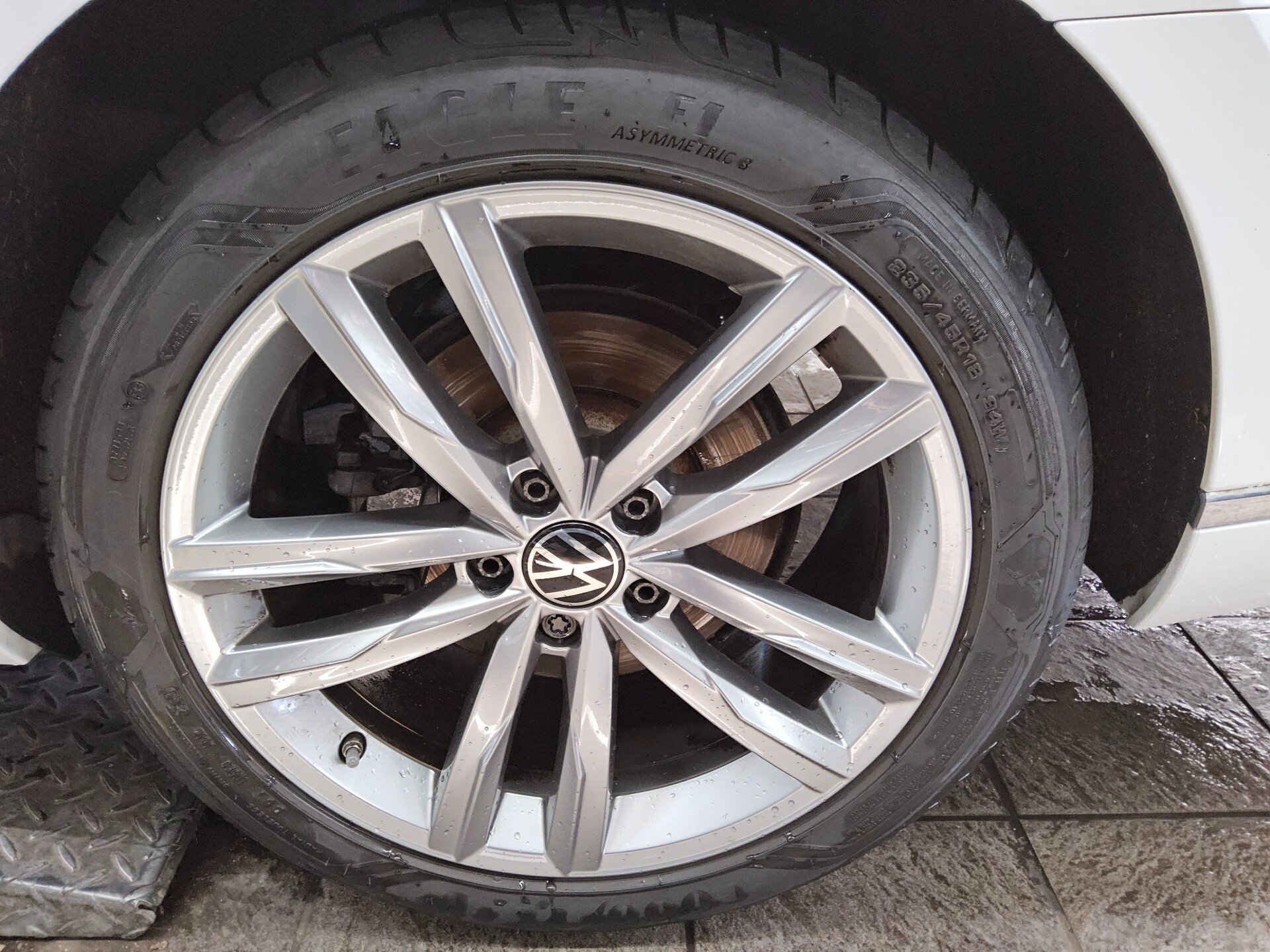 Volkswagen Passat Var. 2.0 TDI Elegance Navi Matrix AID RfK 11