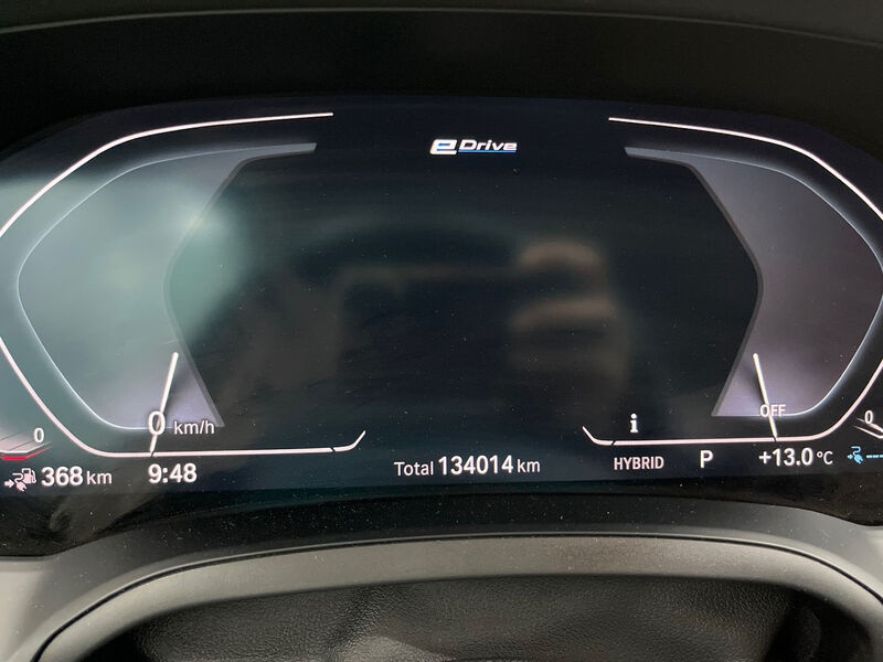 BMW 330e Touring Sport-Line SPORTSITZE KLIMAAUT LED RADIO MFL 6