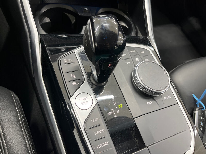 BMW 330e Touring Sport-Line SPORTSITZE KLIMAAUT LED RADIO MFL 8