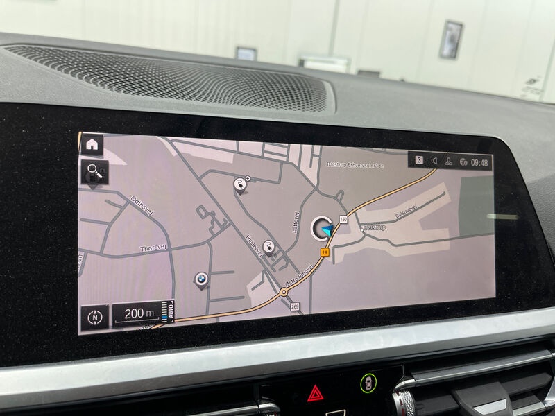 BMW 330e Touring Sport-Line SPORTSITZE KLIMAAUT LED RADIO MFL 7
