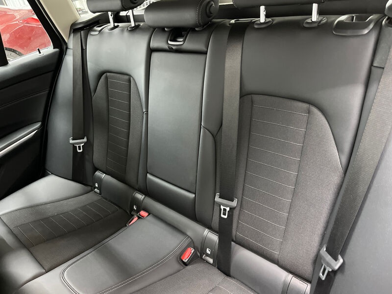BMW 330e Touring Sport-Line SPORTSITZE KLIMAAUT LED RADIO MFL 9