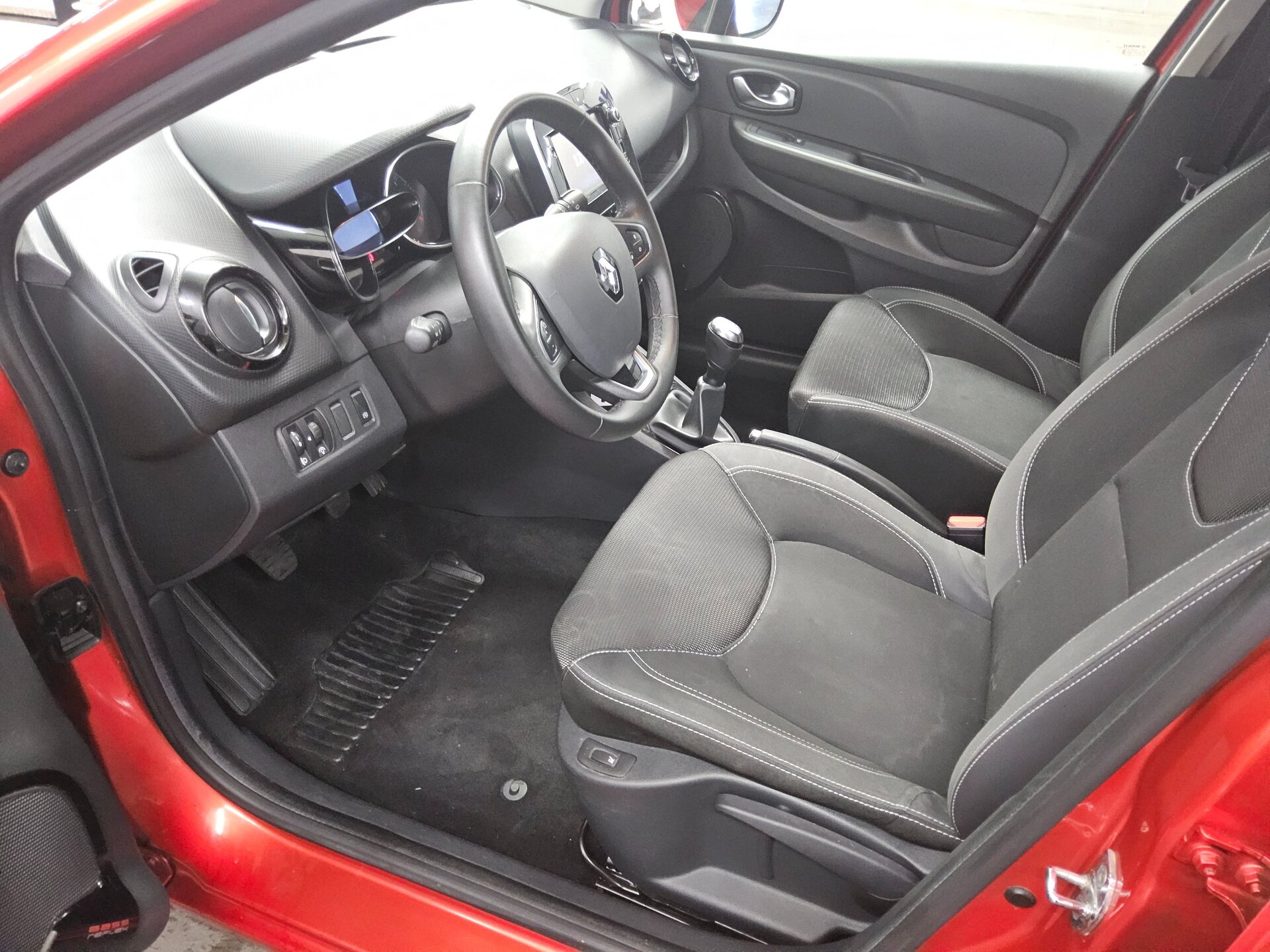 Renault Clio Grandtour 0.9 TCe Navi BT SHZ 8