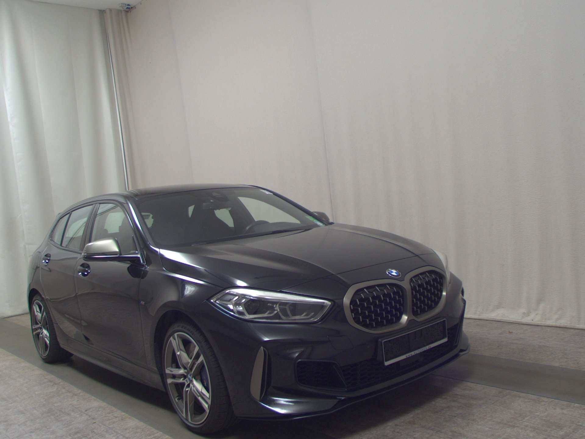 BMW M135i xDr M-Sitze Leder HuD Harman-Kardon LC pro 3