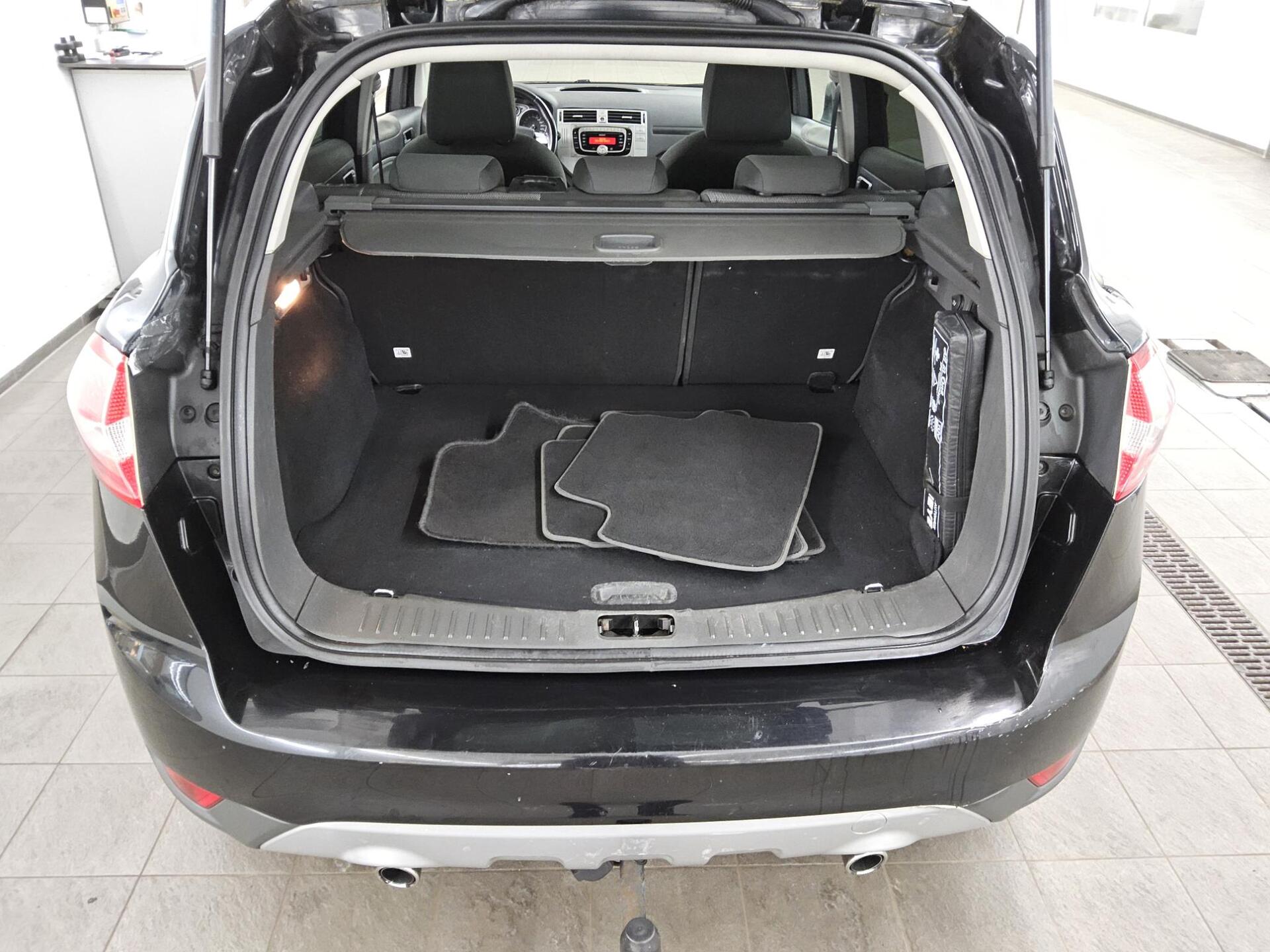Ford Kuga 2.0 TDCi Champ.-Edit. AHK Klima CD 11
