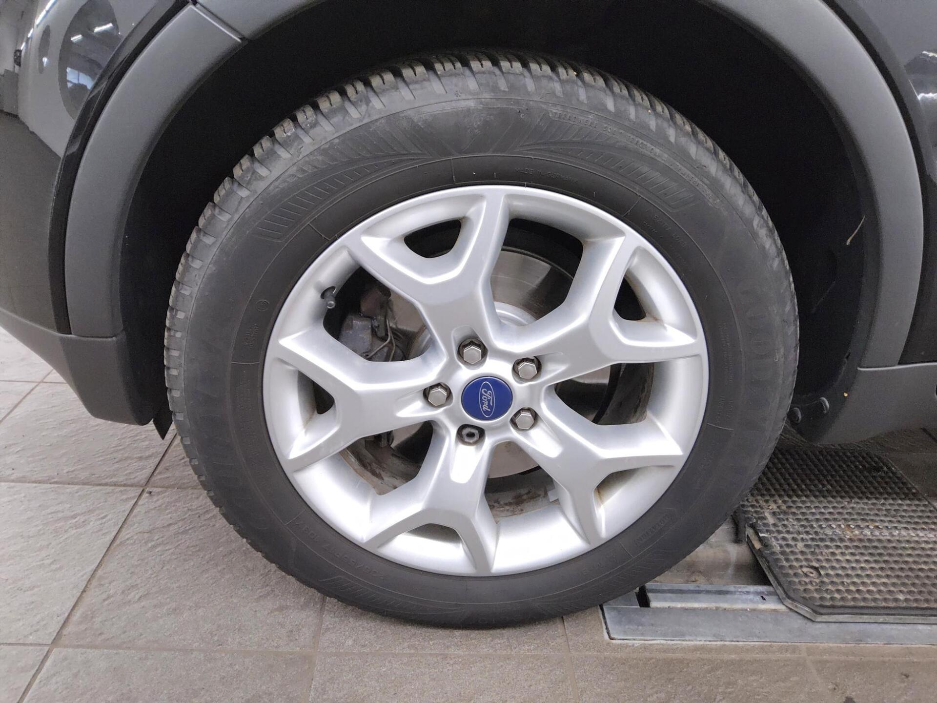Ford Kuga 2.0 TDCi Champ.-Edit. AHK Klima CD 10