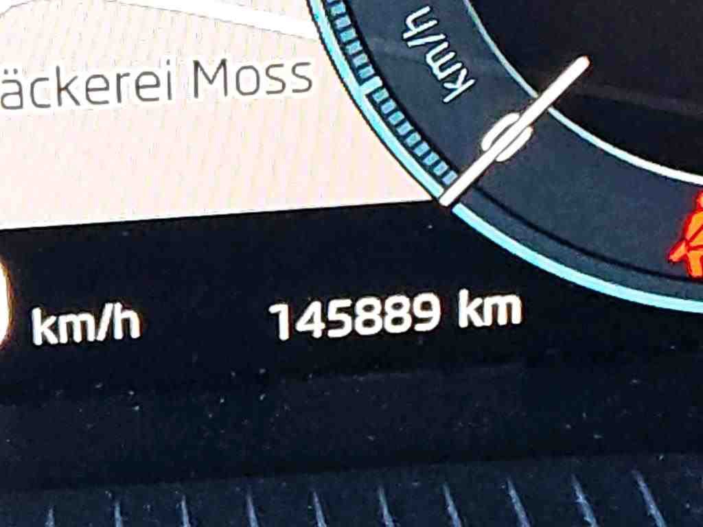 Skoda Octavia Kombi 2.0 TDI Navi vc LED PDC 8
