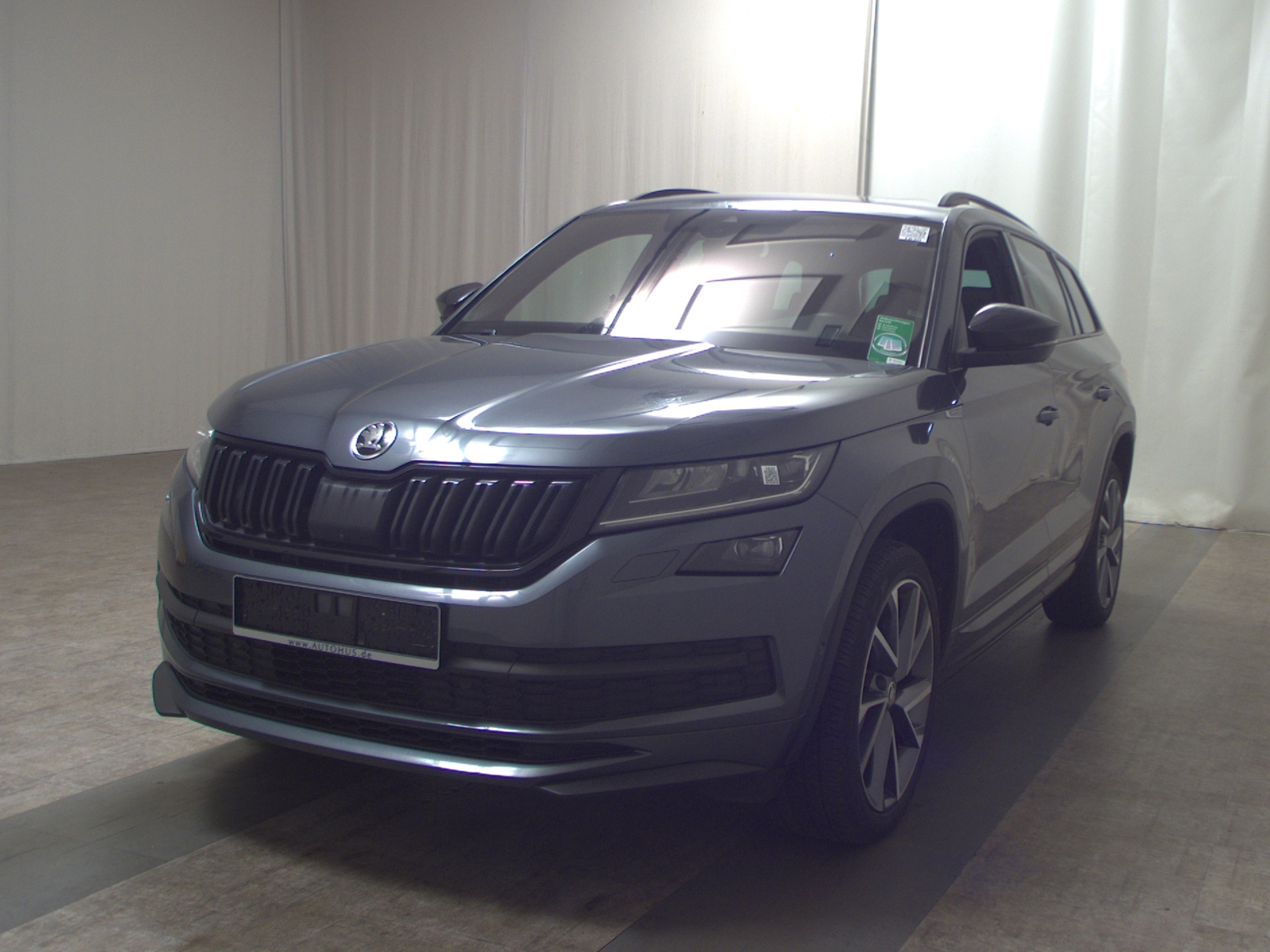 Skoda Kodiaq 2.0 TDI SportLine 7-Sitzer Navi LED vc Pano DCC AHK 360° 2