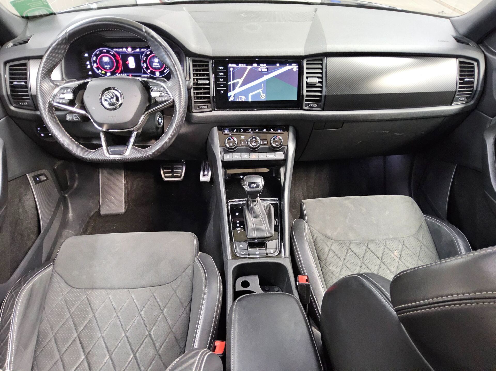 Skoda Kodiaq 2.0 TDI SportLine 7-Sitzer Navi LED vc Pano DCC AHK 360° 5