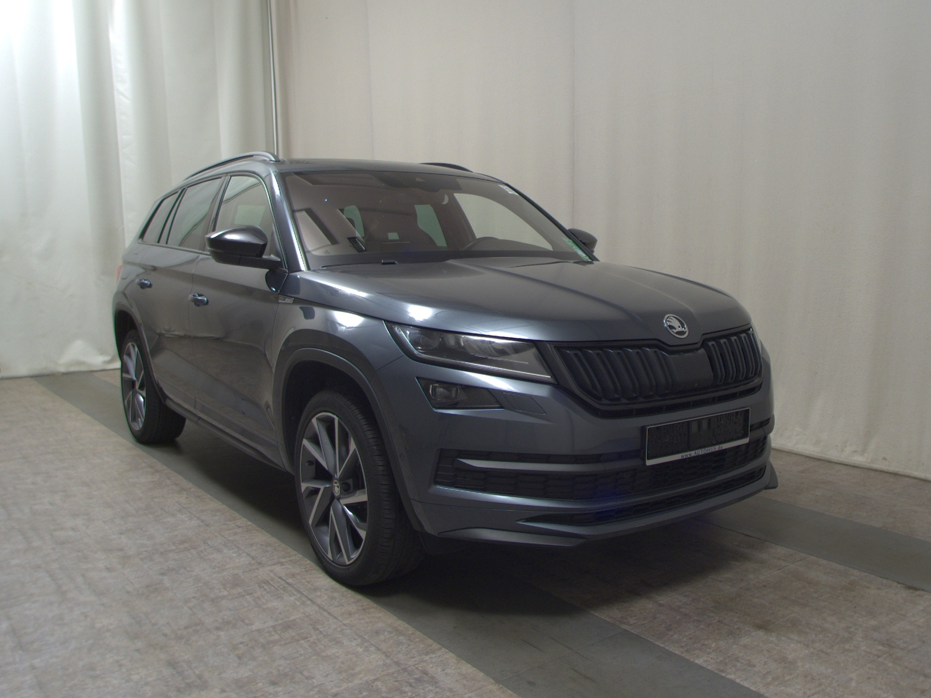 Skoda Kodiaq 2.0 TDI SportLine 7-Sitzer Navi LED vc Pano DCC AHK 360° 3