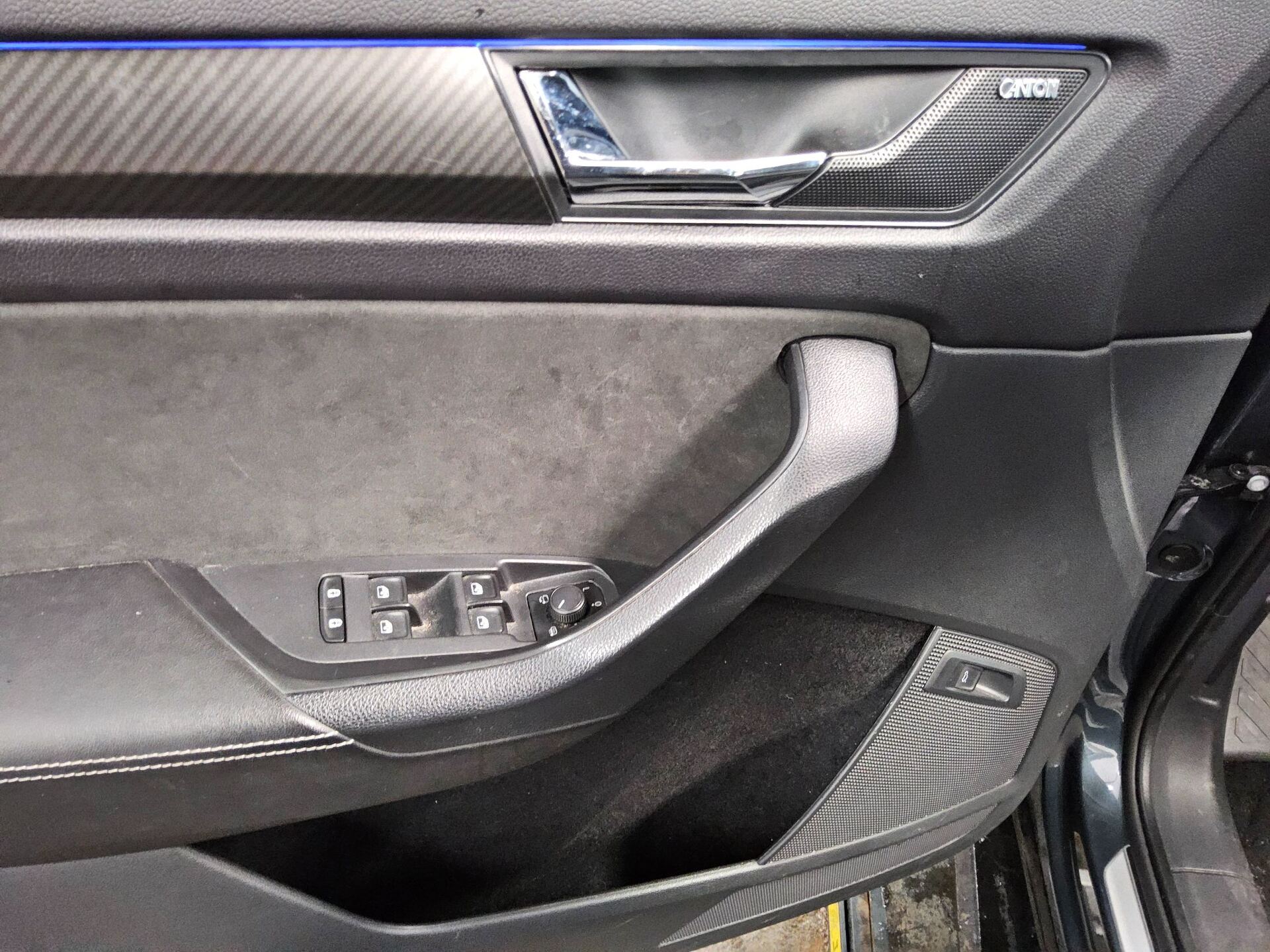 Skoda Kodiaq 2.0 TDI SportLine 7-Sitzer Navi LED vc Pano DCC AHK 360° 10