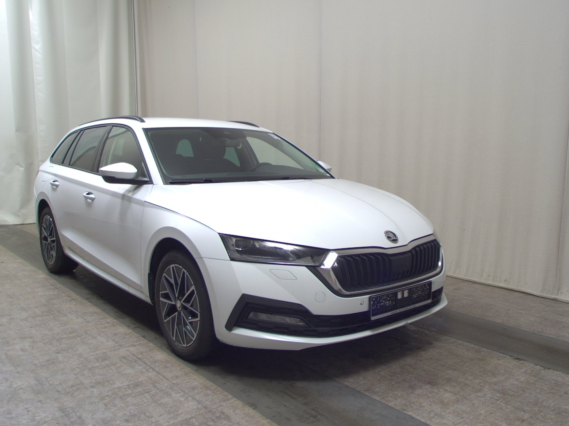 Skoda Octavia Kombi 2.0 TDI Ambition Navi LED vc RfK 3