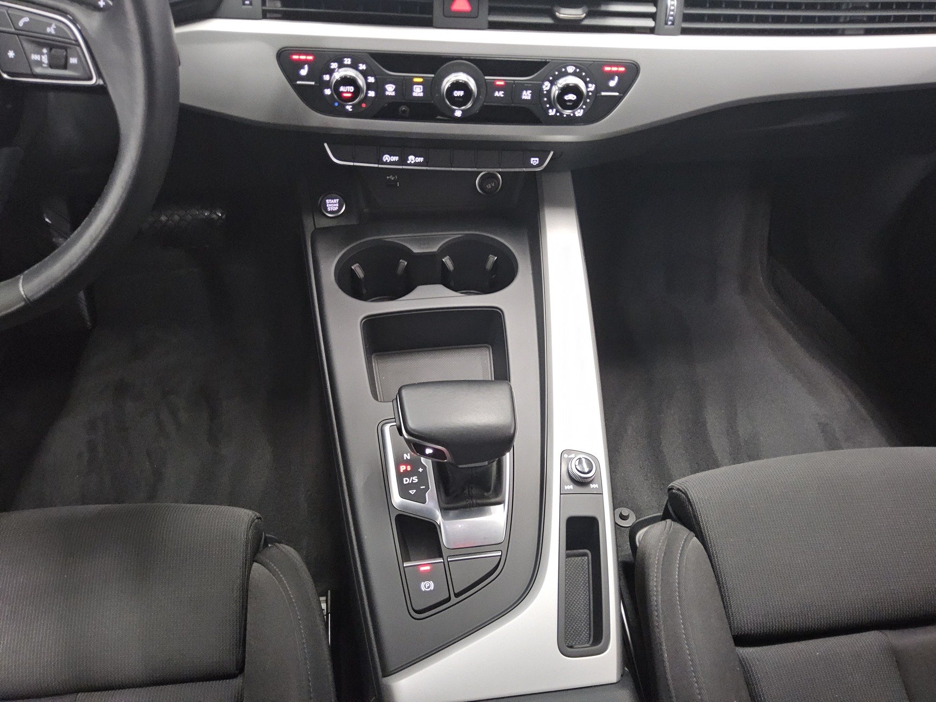 Audi A4 Avant 35 TDI S-Line Navi LED Shz PDC Tempomat 6