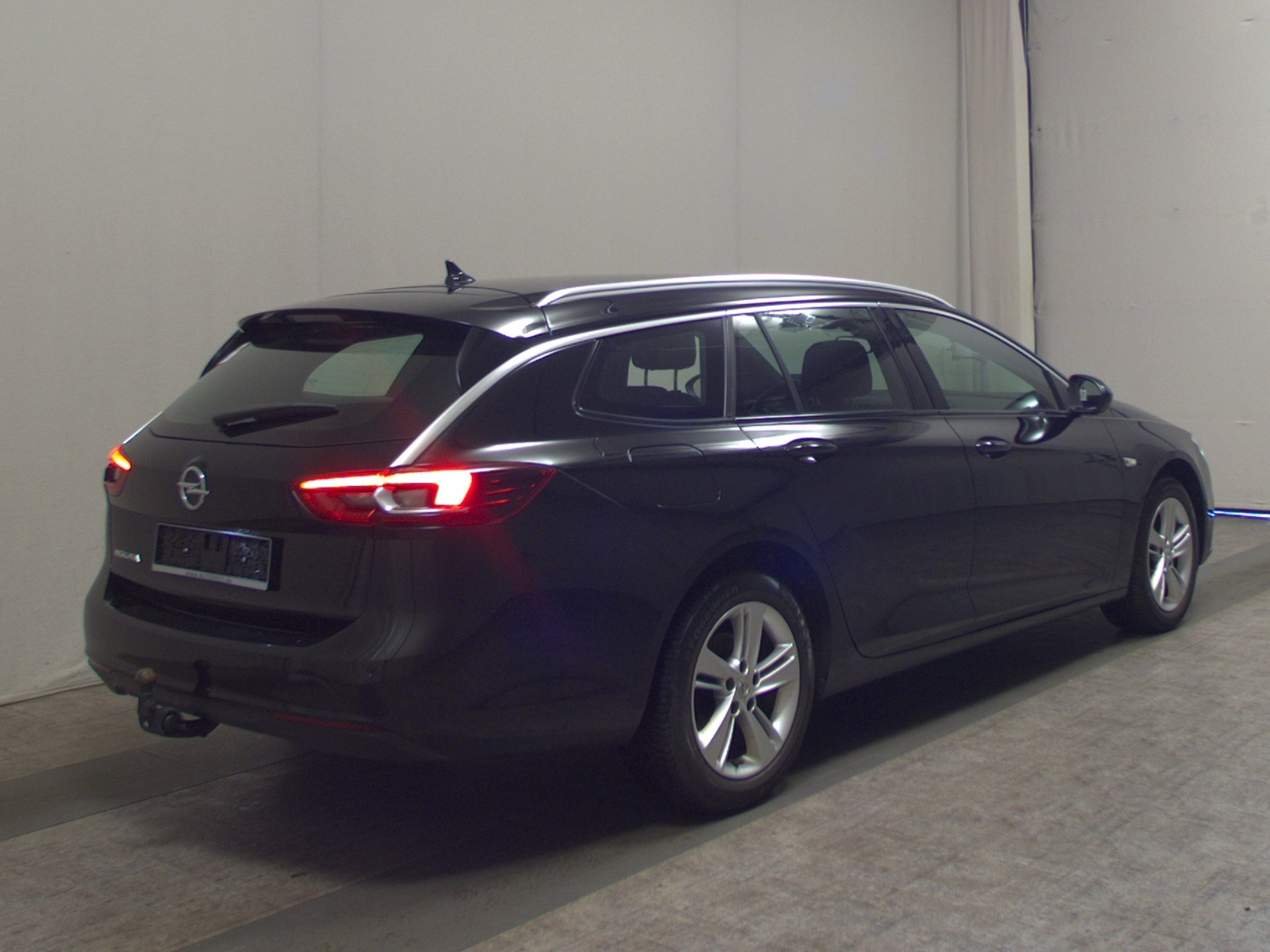 Opel Insignia ST 1.5 D Business Ed. Navi LED AHK PDC 4