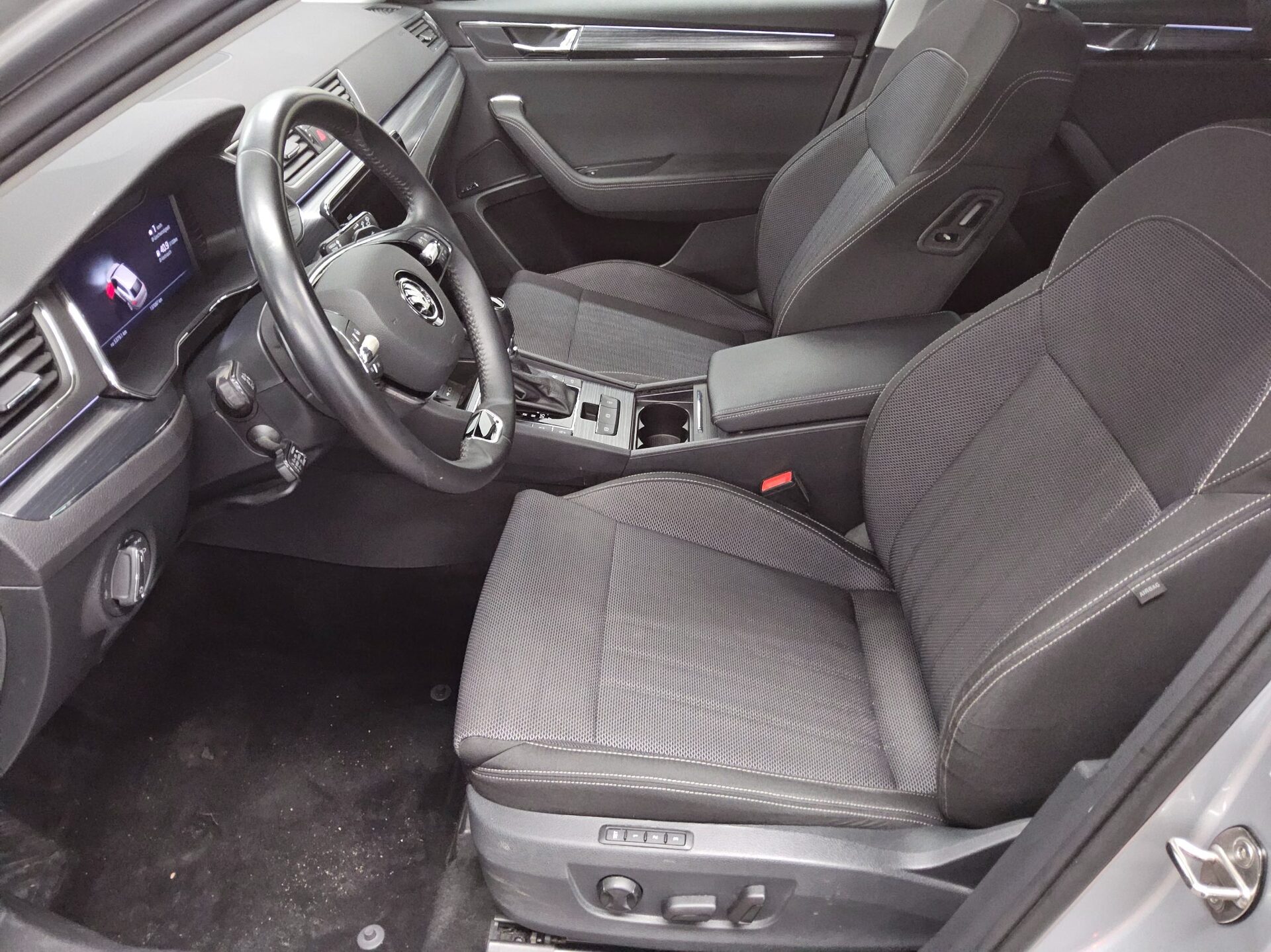 Skoda Superb Kombi 2.0 TDI Style Navi LED vc 360° ACC 9
