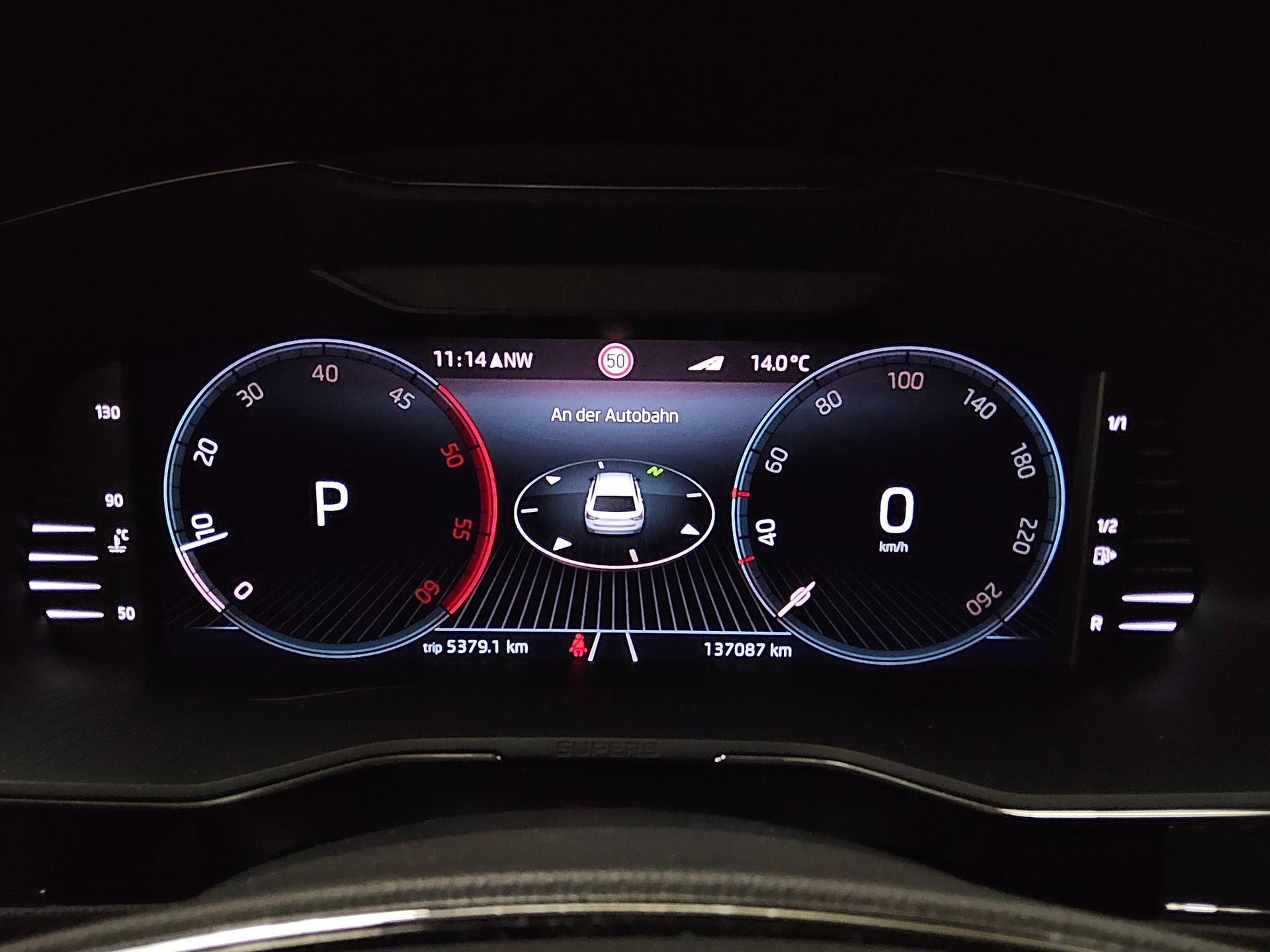 Skoda Superb Kombi 2.0 TDI Style Navi LED vc 360° ACC 8