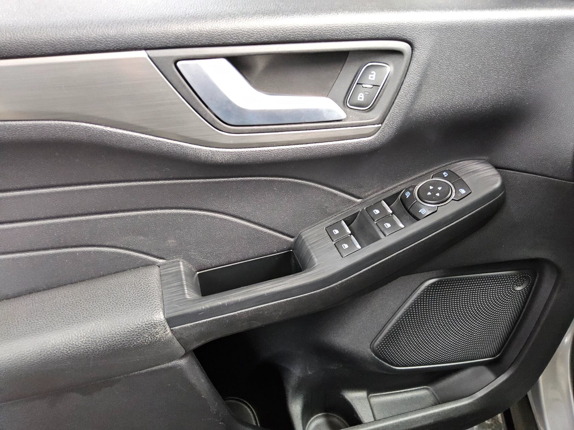 Ford Kuga 1.5 EB Titanium Navi LED DigiTacho AHK RFK 10