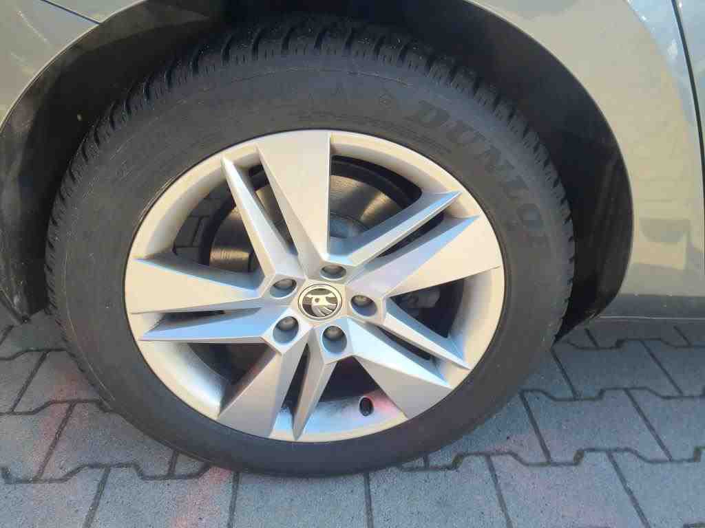 Skoda Superb Kombi 2.0 TDI Ambition Navi LED VC PDC 12