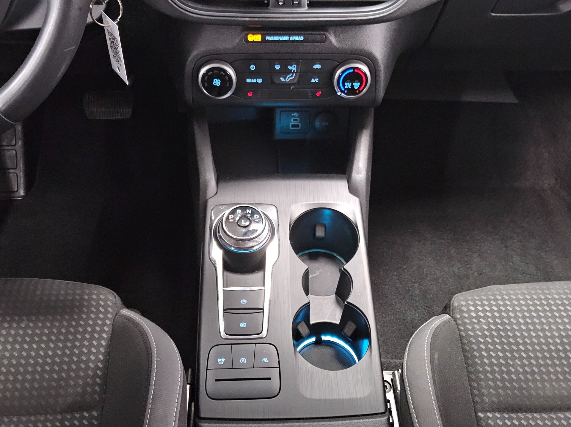 Ford Focus Turnier 1.5 EB Cool&Connect Navi LED AHK 6