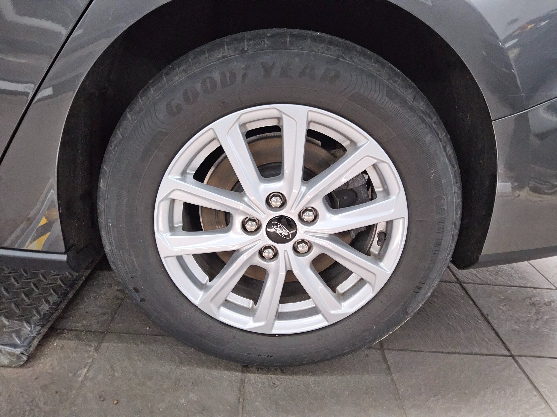 Ford Focus Turnier 1.5 EB Cool&Connect Navi LED AHK 10